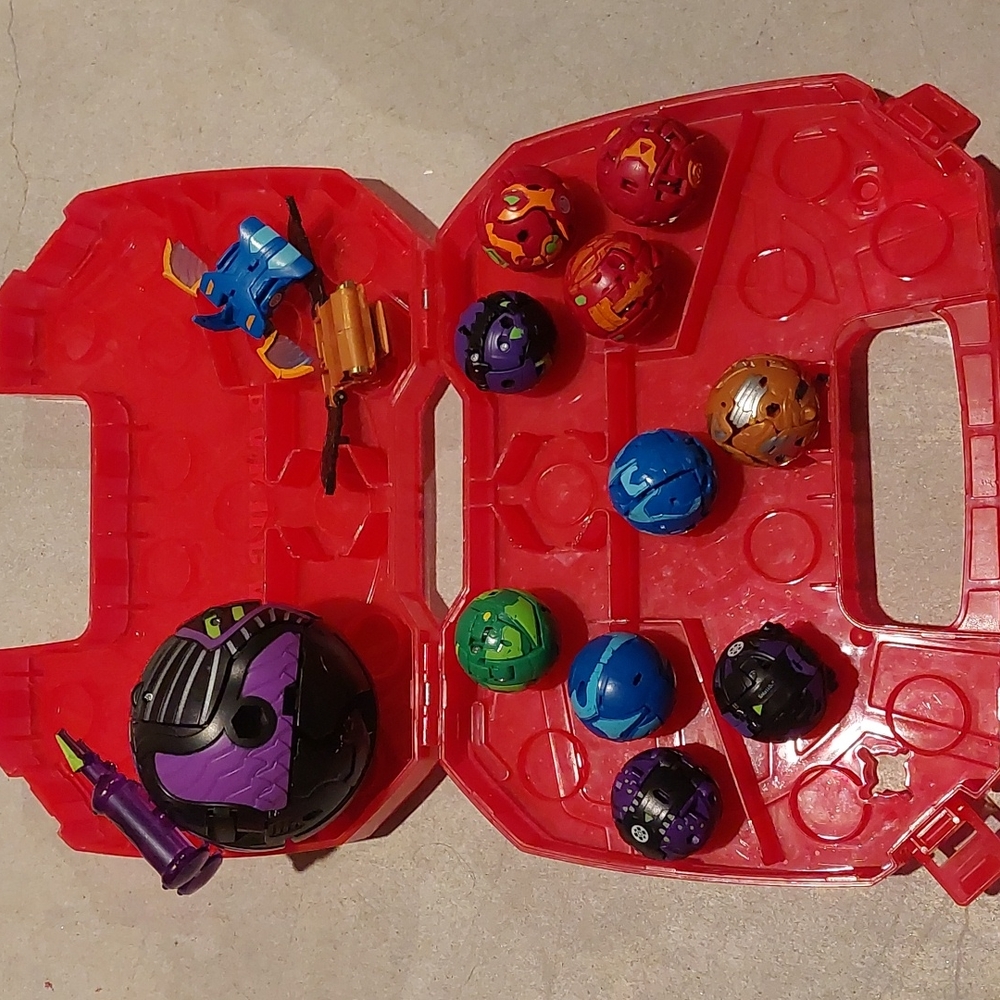 Bakugan with case